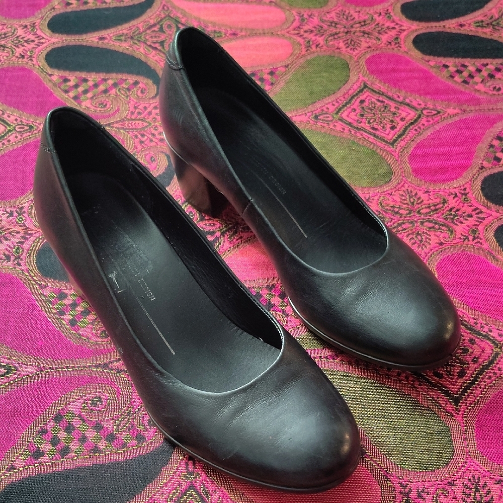 Classic Black Women's Pumps ECCO SIZE 35 US SIZE 4